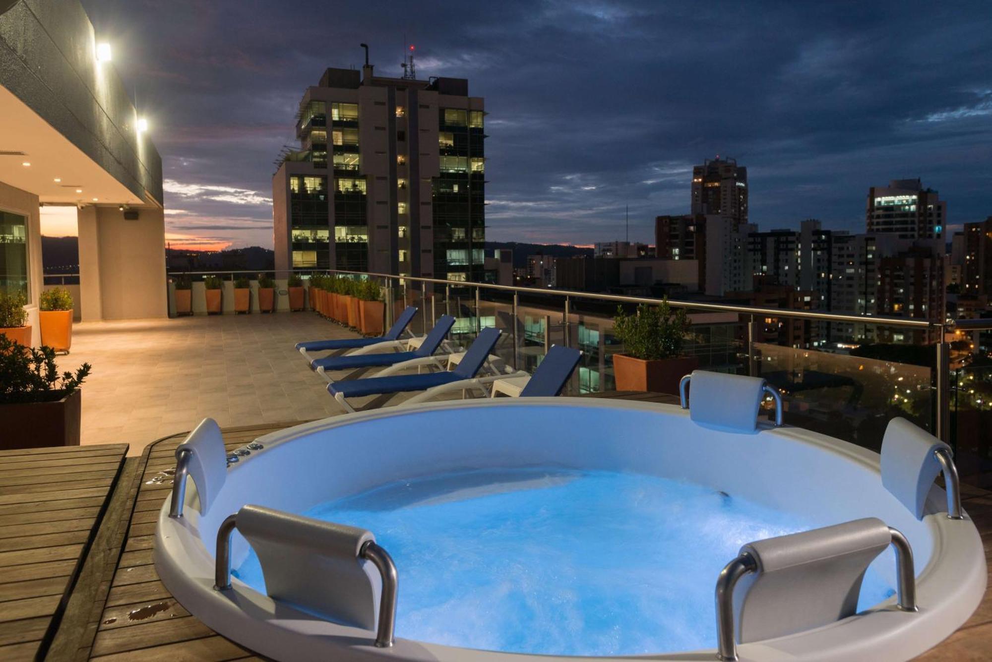 Hotel Hampton By Hilton Bucaramanga Zewnętrze zdjęcie